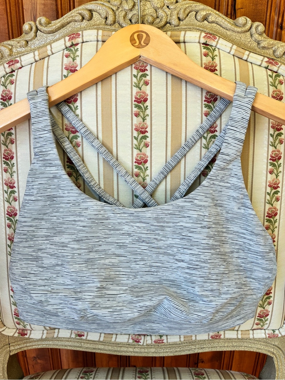 Lululemon Energy Bra white and gray space dye size 10